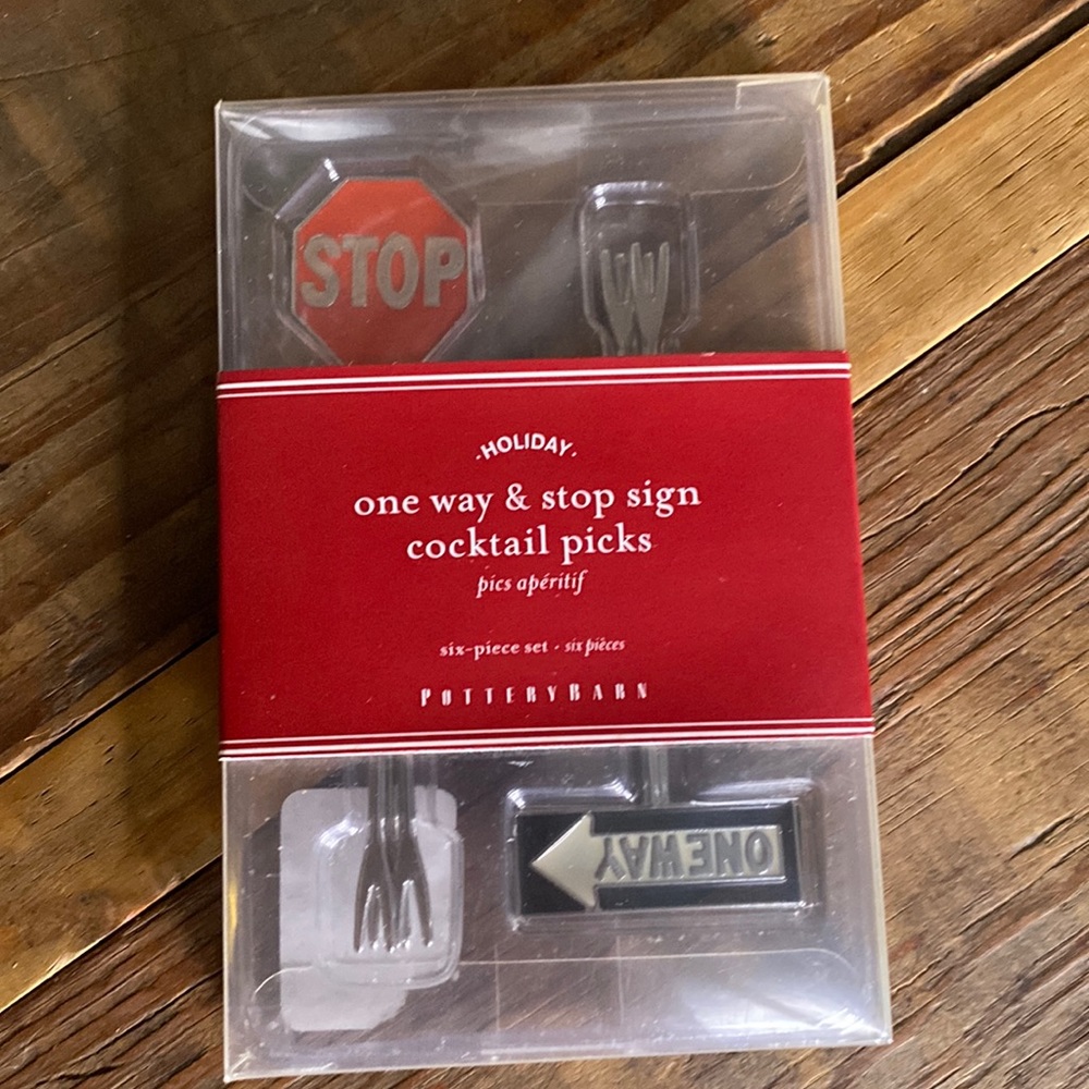 Pottery Barn Holiday One Way and Stop Sign Set of Six Metal Cocktail Picks 🛑
